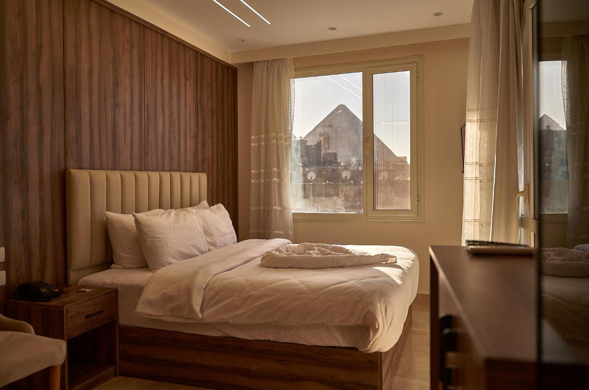 The Palace Pyramids Готель 3*
