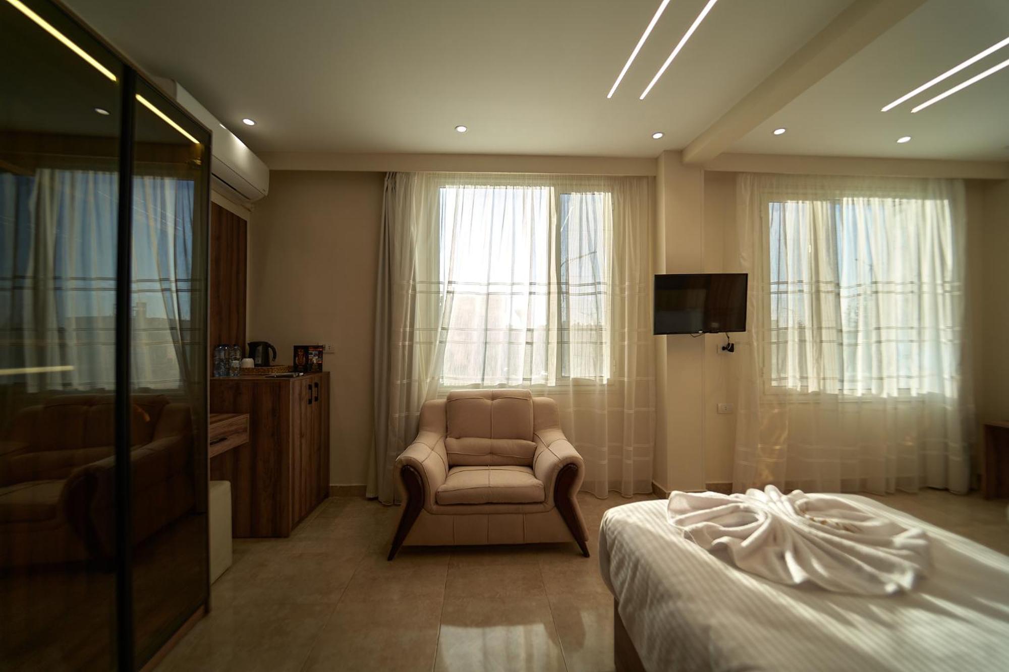 Готель The Palace Pyramids 3*